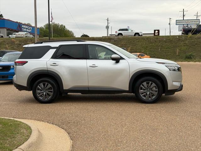 2025 Nissan Pathfinder SV FWD