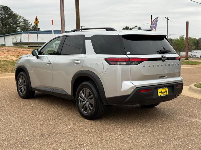 2025 Nissan Pathfinder SV FWD