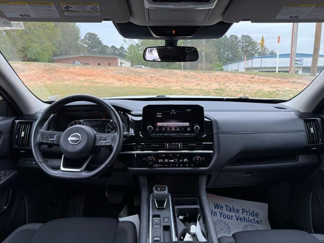 2025 Nissan Pathfinder SV FWD