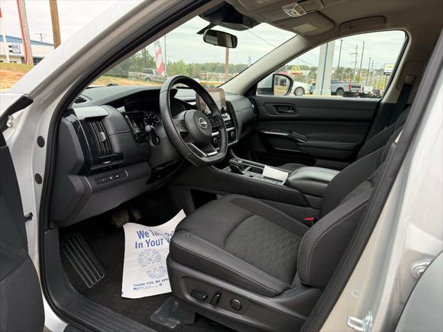 2025 Nissan Pathfinder SV FWD