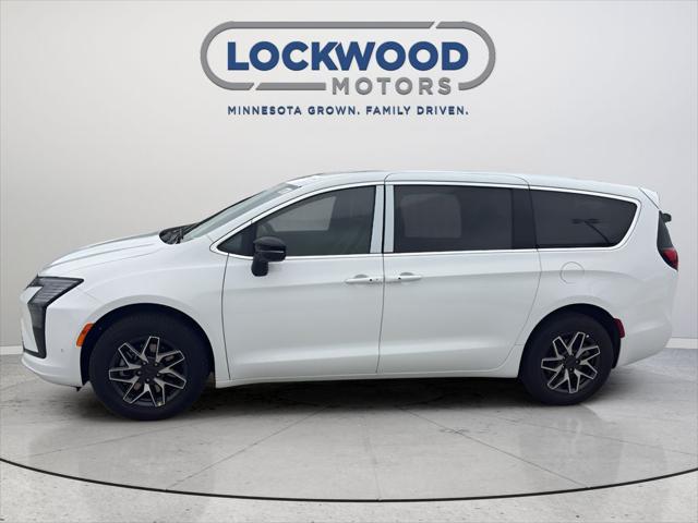 2027 Chrysler Pacifica Limited
