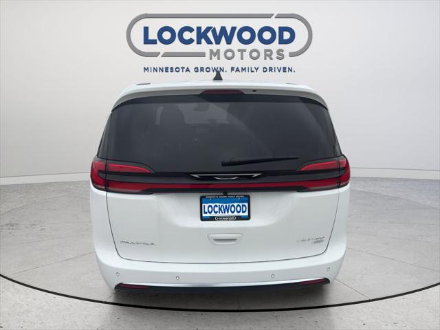 2027 Chrysler Pacifica Limited