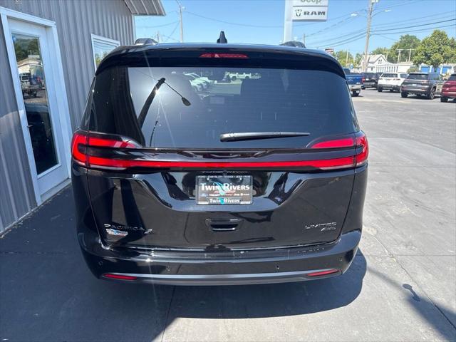 2027 Chrysler Pacifica Limited