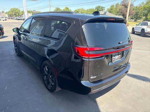 2027 Chrysler Pacifica Limited