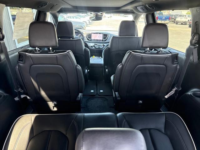 2027 Chrysler Pacifica Limited