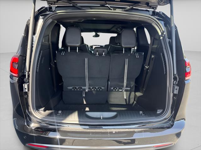 2027 Chrysler Pacifica Limited AWD
