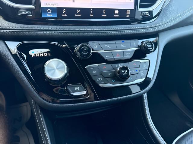 2027 Chrysler Pacifica Limited AWD