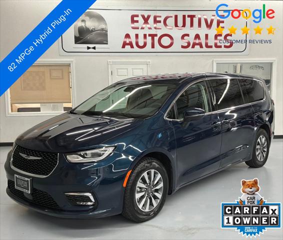 2023 Chrysler Pacifica Hybrid Touring L for sale in Fresno, CA