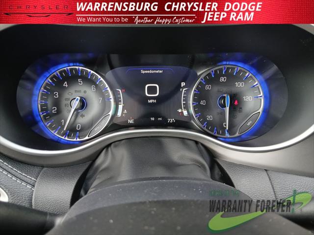 2027 Chrysler Pacifica Select