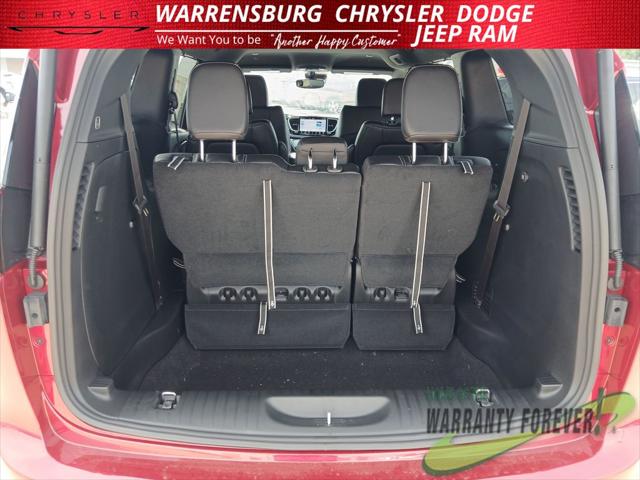 2027 Chrysler Pacifica Select