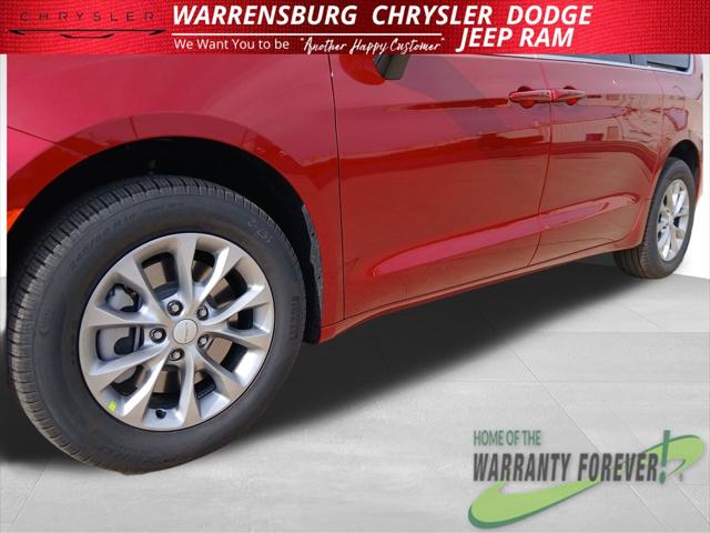 2027 Chrysler Pacifica Select