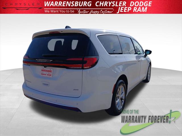 2027 Chrysler Pacifica Select