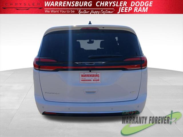 2027 Chrysler Pacifica Select