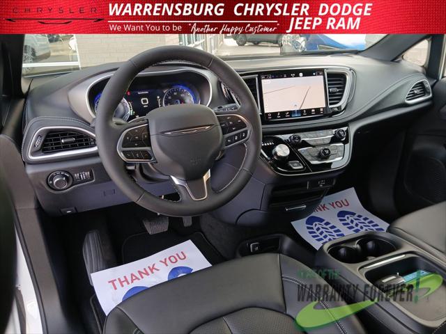 2027 Chrysler Pacifica Select
