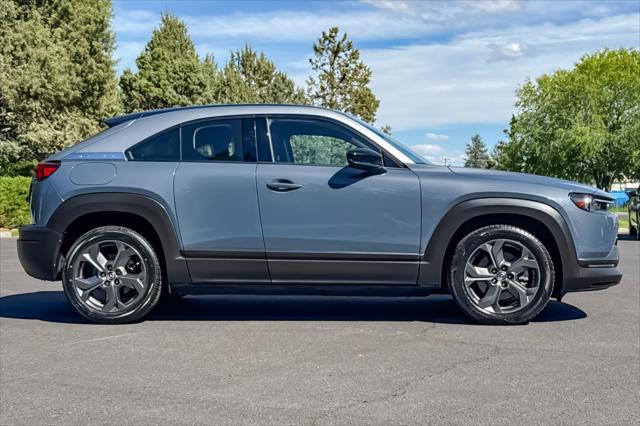 2022 Mazda MX-30 EV Premium Plus