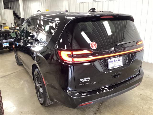 2027 Chrysler Pacifica PACIFICA LIMITED AWD