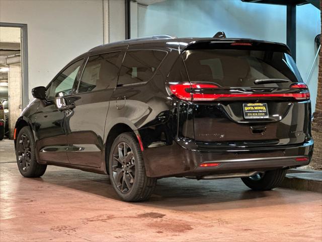 2027 Chrysler Pacifica PACIFICA LIMITED AWD 2027 Chrysler Pacifica PACIFICA LIMITED AWD