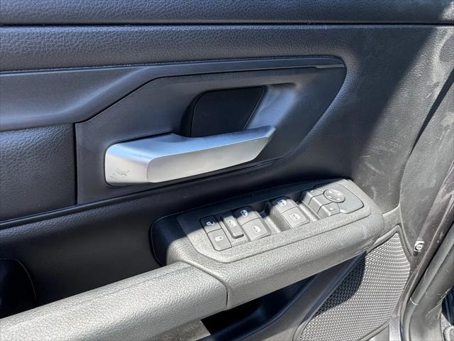 2026 Ram 1500 Express Crew Cab 4x4 57 Box