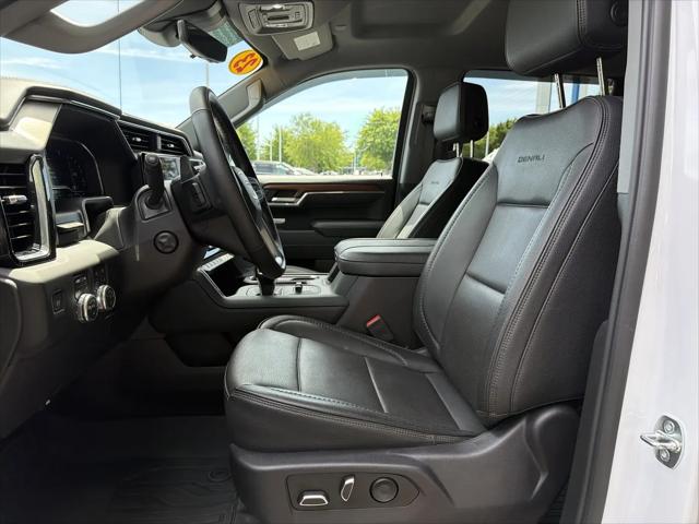 2023 GMC Sierra 1500 4WD Crew Cab Short Box Denali