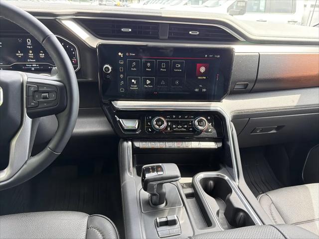 2023 GMC Sierra 1500 4WD Crew Cab Short Box Denali