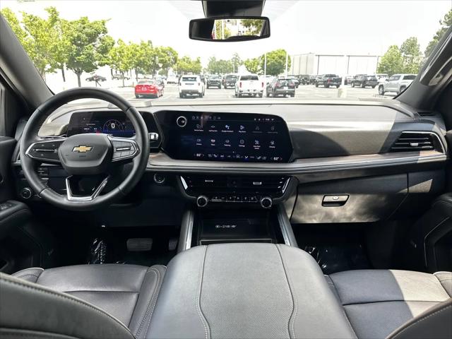 2025 Chevrolet Suburban 2WD Premier