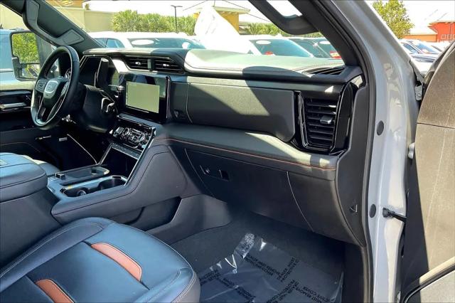 2024 GMC Sierra 2500HD 4WD Crew Cab Standard Bed AT4