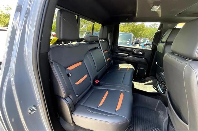 2024 GMC Sierra 2500HD 4WD Crew Cab Standard Bed AT4