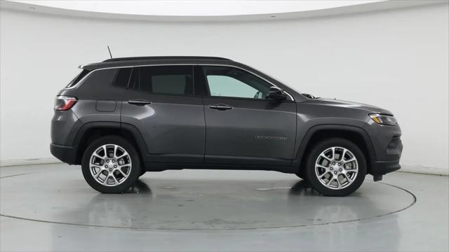 2024 Jeep Compass Latitude Lux FWD