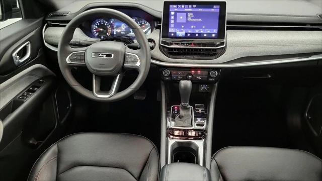 2024 Jeep Compass Latitude Lux FWD