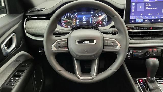 2024 Jeep Compass Latitude Lux FWD