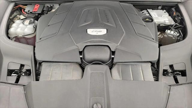 2023 Porsche Cayenne S Platinum Edition
