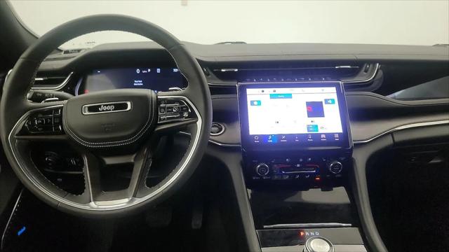 2023 Jeep Grand Cherokee Overland 4x2