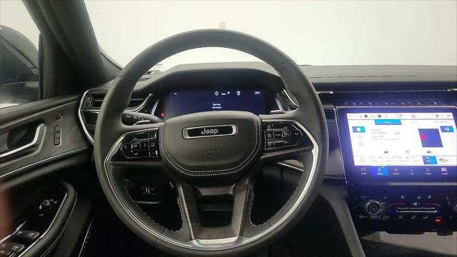 2023 Jeep Grand Cherokee Overland 4x2