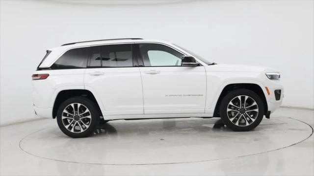 2023 Jeep Grand Cherokee Overland 4x2
