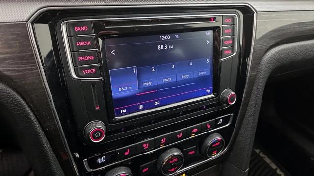 2016 Volkswagen Passat 1.8T SE