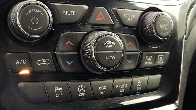 2022 Jeep Grand Cherokee Laredo X 4x2