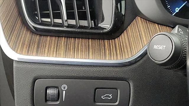 2021 Volvo XC60 T5 Momentum