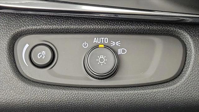 2025 Buick NV Preferred FWD