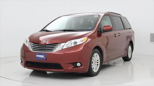 2016 Toyota Sienna XLE 8 Passenger