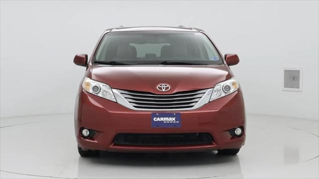 2016 Toyota Sienna XLE 8 Passenger