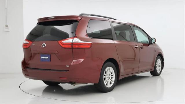 2016 Toyota Sienna XLE 8 Passenger