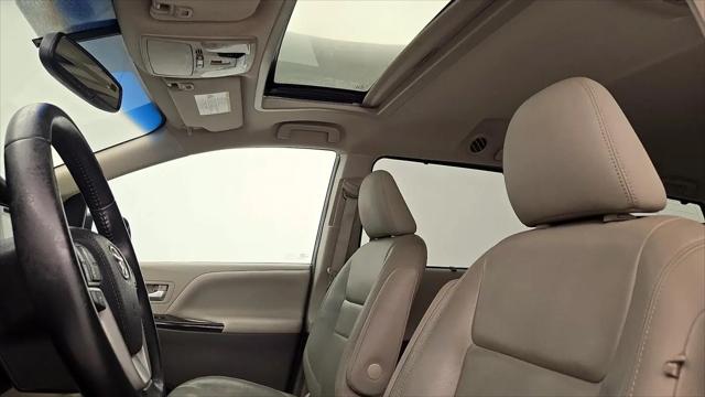 2016 Toyota Sienna XLE 8 Passenger