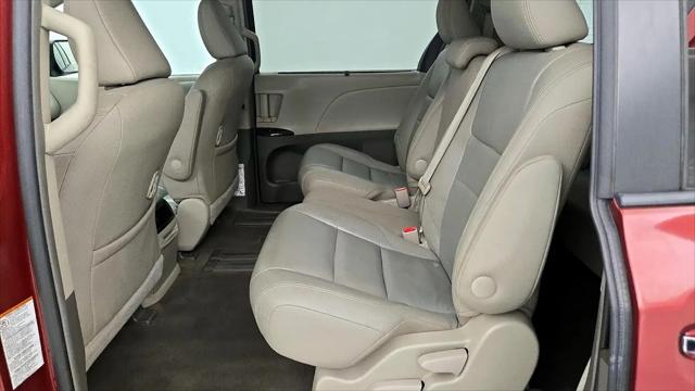 2016 Toyota Sienna XLE 8 Passenger