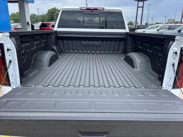 2026 GMC Sierra 2500HD Crew Cab, Standard Bed, SLT, 4WD