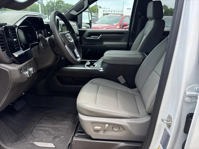 2026 GMC Sierra 2500HD Crew Cab, Standard Bed, SLT, 4WD