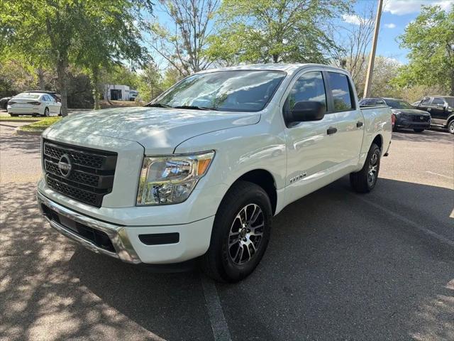 2024 Nissan Titan Crew Cab SV 4x4