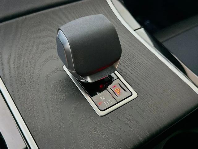 2025 Land Rover Range Rover Velar P400 Dynamic SE
