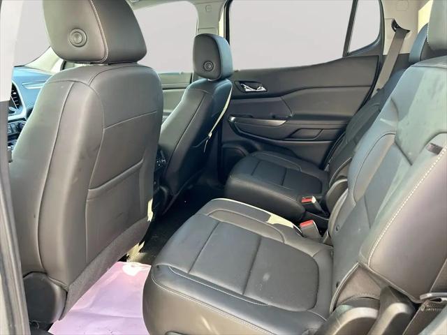 2023 GMC Acadia AWD SLT