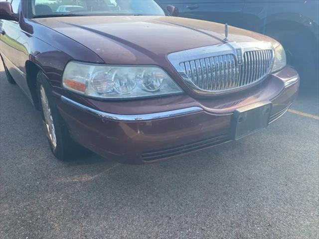 2003 Lincoln Town Car Signature