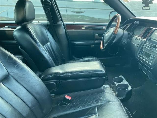 2003 Lincoln Town Car Signature